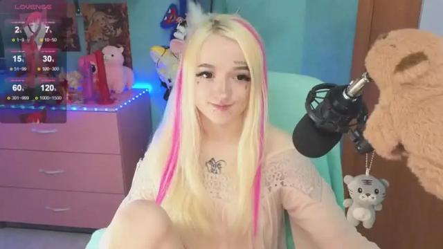 Image 11 of manuela_unicorn Stream on Chaturbate on 13 months ago