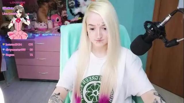 Image 2 of manuela_unicorn Stream on Chaturbate on 2 months ago