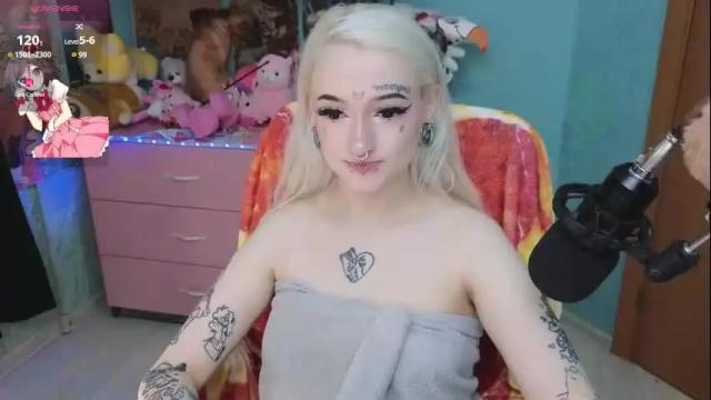 Image 3 of manuela_unicorn Stream on Chaturbate on 3 months ago