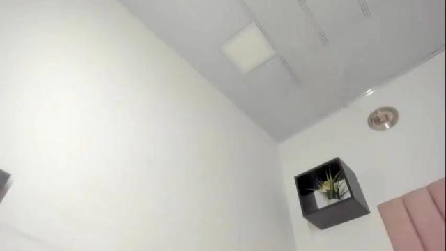 Image 4 of manuela_zapata Stream on Chaturbate on 14 days ago