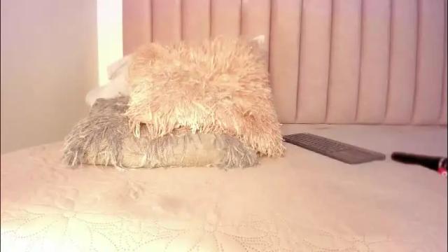 Image 7 of manuela_zapata Stream on Chaturbate on 23 days ago