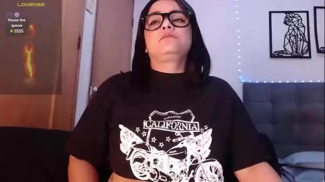 Image 3 of maraa_lee Stream on Chaturbate on 17 hours ago
