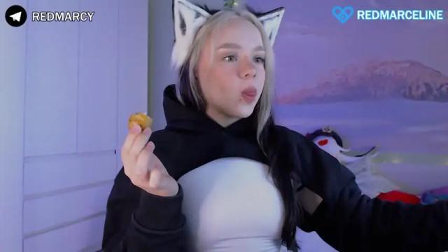 Image 3 of marceline_red Stream on Chaturbate on 13 months ago