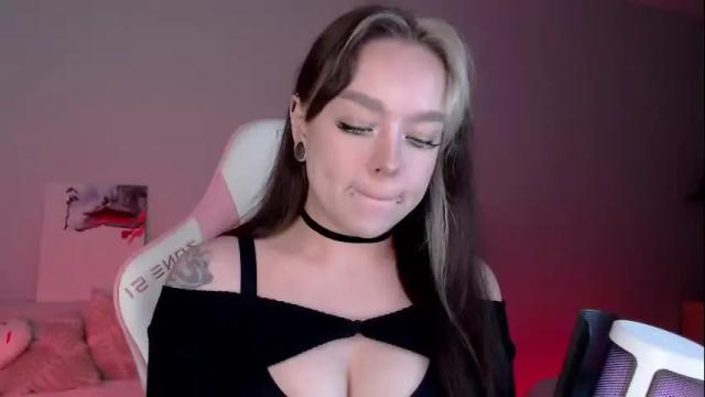 Image 11 of marceline_red Stream on Chaturbate on 3 months ago