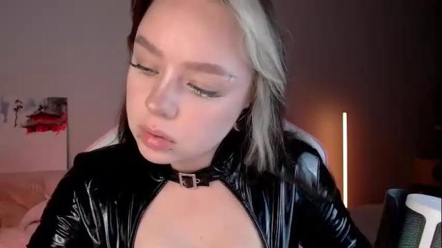Image 2 of marceline_red Stream on Chaturbate on 3 months ago