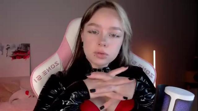Image 6 of marceline_red Stream on Chaturbate on 3 months ago