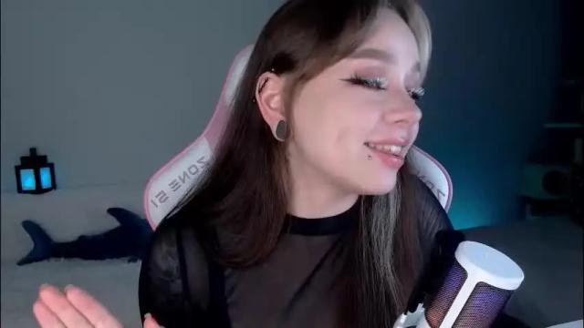 Image 10 of marceline_red Stream on Chaturbate on 2 months ago