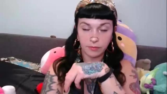 Image 3 of marcelinealtaria Stream on Chaturbate on 1 month ago