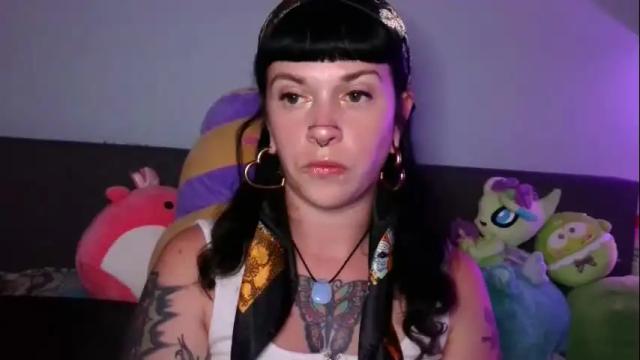 Image 2 of marcelinealtaria Stream on Chaturbate on 2 months ago