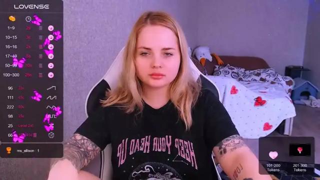 Image 10 of marcelinepeach Stream on Chaturbate on 12 months ago