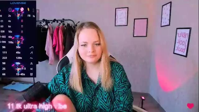 Image 7 of marcelinepeach Stream on Chaturbate on 1 month ago