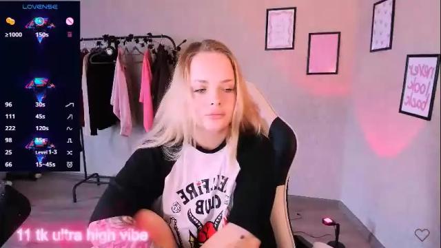 Image 7 of marcelinepeach Stream on Chaturbate on 1 month ago