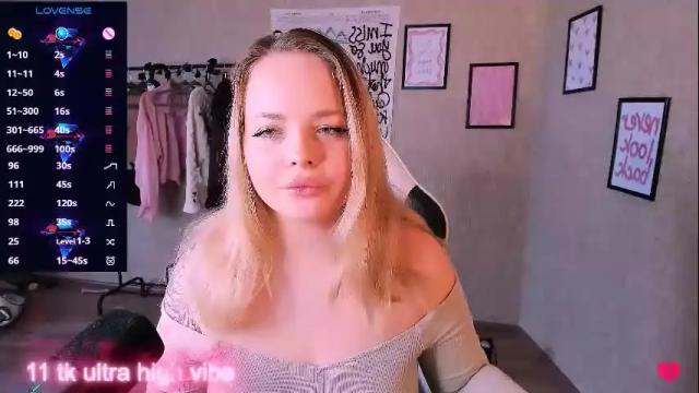 Image 11 of marcelinepeach Stream on Chaturbate on 1 month ago