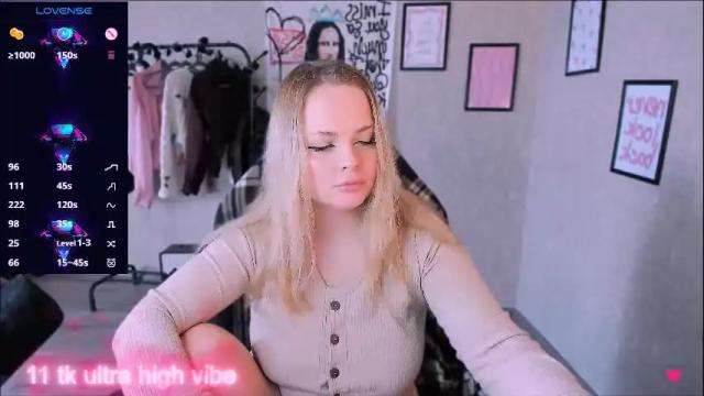 Image 11 of marcelinepeach Stream on Chaturbate on 1 month ago