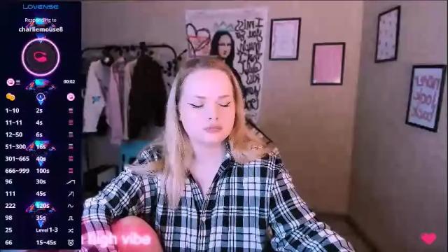 Image 3 of marcelinepeach Stream on Chaturbate on 28 days ago