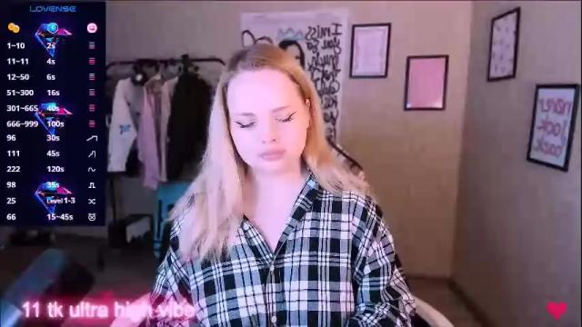 Image 6 of marcelinepeach Stream on Chaturbate on 28 days ago