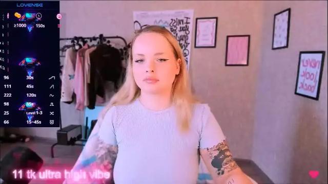Image 4 of marcelinepeach Stream on Chaturbate on 27 days ago