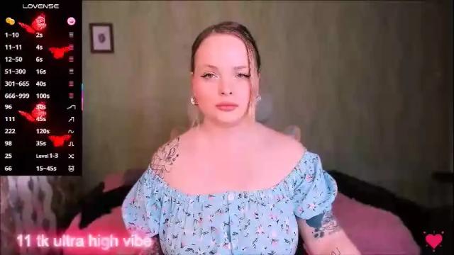 Image 4 of marcelinepeach Stream on Chaturbate on 1 month ago