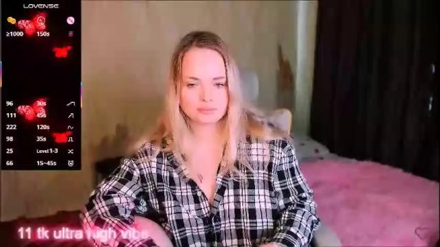 Image 2 of marcelinepeach Stream on Chaturbate on 1 month ago