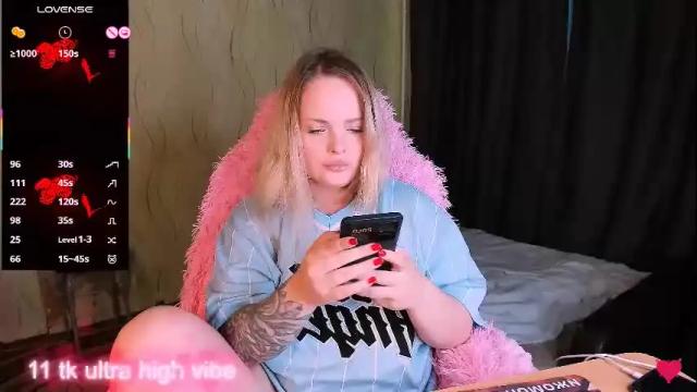Image 10 of marcelinepeach Stream on Chaturbate on 1 month ago