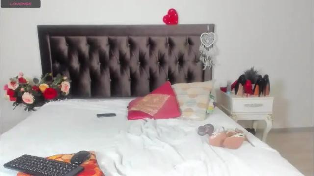 Image 8 of marciacolins Stream on Chaturbate on 4 days ago
