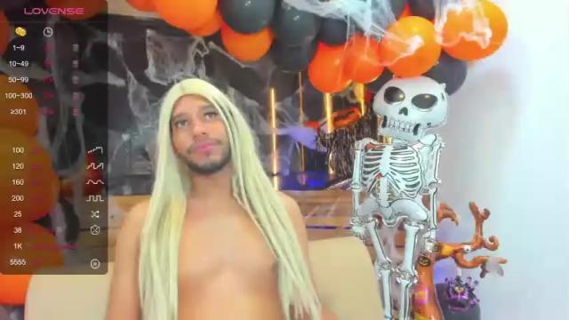 Image 2 of marcos_300 Stream on Chaturbate on 21 months ago