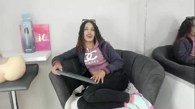 Image 2 of marfilastrom Stream on Chaturbate on 12 days ago