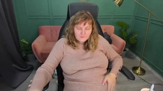 Image 8 of margaretlens Stream on Chaturbate on 23 months ago