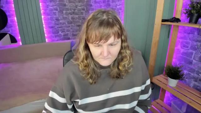 Image 3 of margaretlens Stream on Chaturbate on 23 months ago