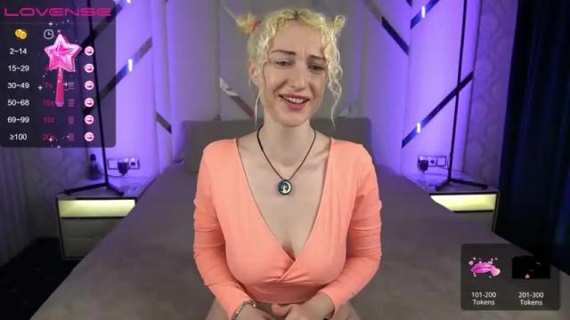 Image 12 of margolarson Stream on Chaturbate on 19 months ago