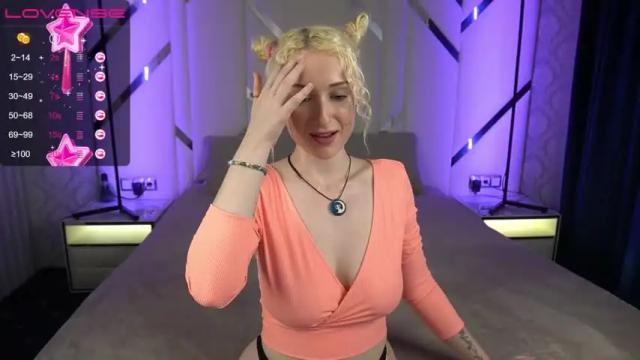 Image 7 of margolarson Stream on Chaturbate on 19 months ago