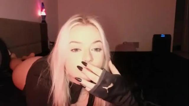 Image 3 of margot_robbie7 Stream on Chaturbate on 2 months ago