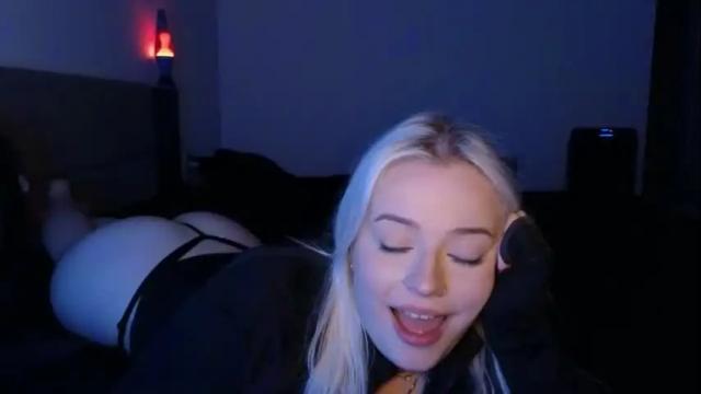 Image 4 of margot_robbie7 Stream on Chaturbate on 2 months ago