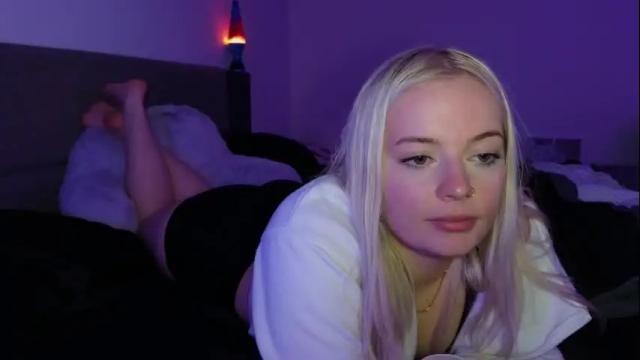 Image 7 of margot_robbie7 Stream on Chaturbate on 1 month ago