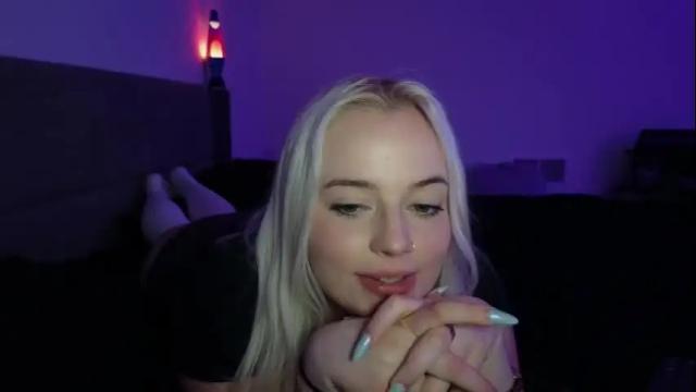 Image 7 of margot_robbie7 Stream on Chaturbate on 1 month ago
