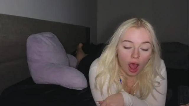 Image 7 of margot_robbie7 Stream on Chaturbate on 1 month ago