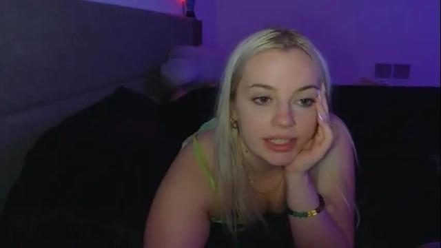 Image 11 of margot_robbie7 Stream on Chaturbate on 25 days ago