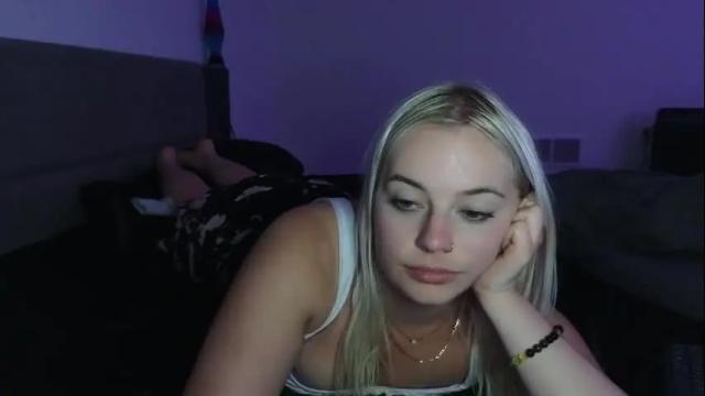 Image 2 of margot_robbie7 Stream on Chaturbate on 13 days ago