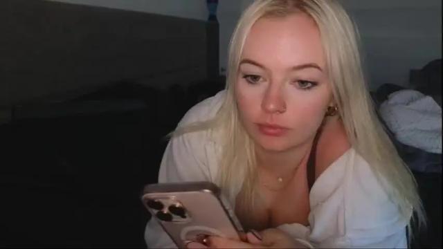 Image 3 of margot_robbie7 Stream on Chaturbate on 3 days ago