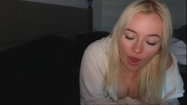 Image 7 of margot_robbie7 Stream on Chaturbate on 3 days ago