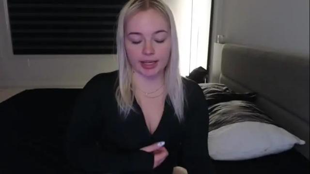 Image 4 of margot_robbie7 Stream on Chaturbate on 2 months ago