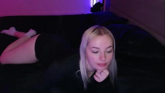 Image 7 of margot_robbie7 Stream on Chaturbate on 2 months ago