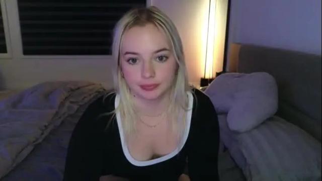 Image 2 of margot_robbie7 Stream on Chaturbate on 2 months ago