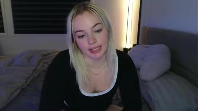 Image 4 of margot_robbie7 Stream on Chaturbate on 2 months ago