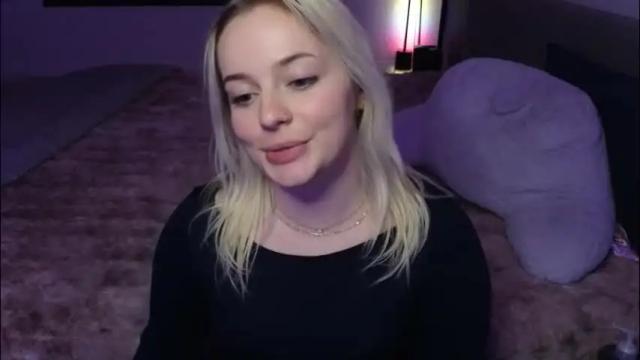 Image 2 of margot_robbie7 Stream on Chaturbate on 24 days ago