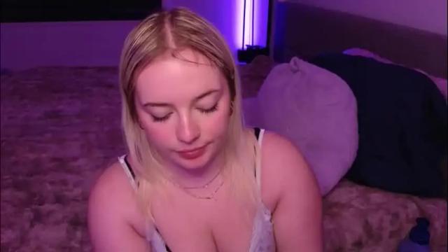 Image 2 of margot_robbie7 Stream on Chaturbate on 15 days ago