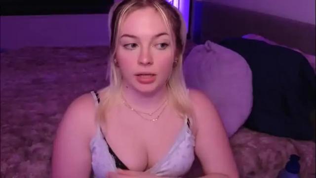 Image 6 of margot_robbie7 Stream on Chaturbate on 15 days ago