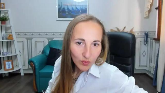 Image 12 of maria_goldeni Stream on Chaturbate on 13 months ago