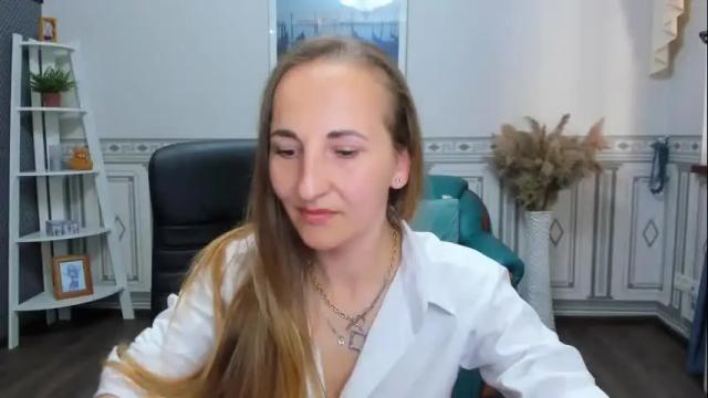 Image 6 of maria_goldeni Stream on Chaturbate on 13 months ago