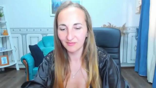 Image 11 of maria_goldeni Stream on Chaturbate on 13 months ago